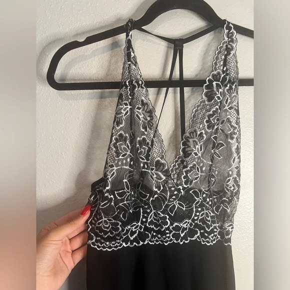 Black sheer lace cami♥️ - Picture 5 of 6